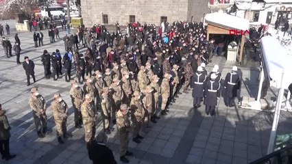 ERZURUM Kazada hayatını kaybeden uzman çavuş, eşi ve oğlu toprağa verildi