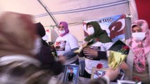 Diyarbakır’daki Kadın STK, dernek ve vakıf temsilcileri, evlat nöbeti tutan ailelere ziyaret