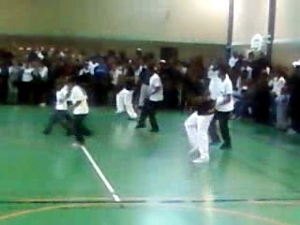 Kuduro Au Franc Moisin