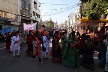 सेफ्टी वॉक का आयोजन शहर के प्रमुख मार्गो से गुजरे महिलाएं और कलेक्टर