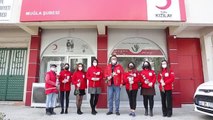 Türk Kızılay gönüllüleri huzurevi sakinlerine moral konseri verdi