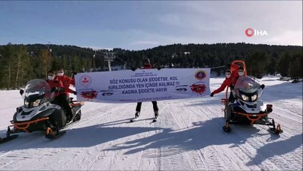 JAK timleri kadınlar için kayaklı gösteri yaptı