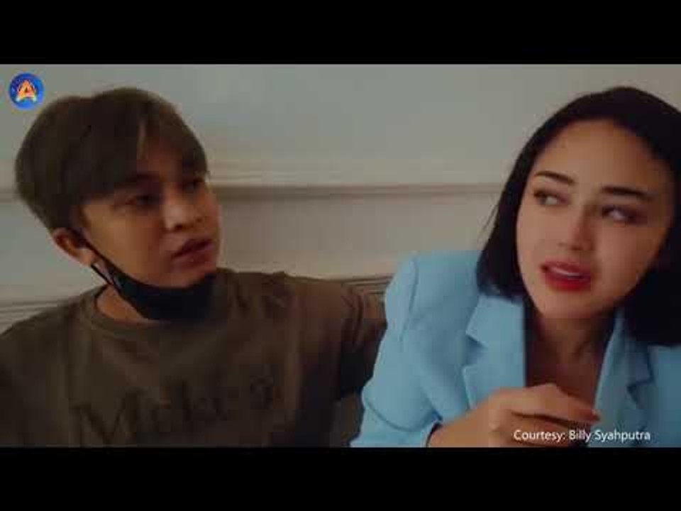 BILLY SYAPUTRA DAN AMANDA MANOPO ISYARATKAN PUTUS