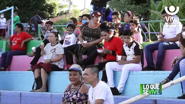 Mujeres nicaragüenses disfrutan de feria recreativa en Managua