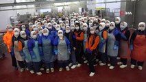 Ete kadın eli değerse... Bu fabrikada 400 kadın kasap çalışıyor