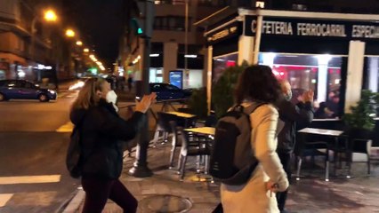 Aplauso por el 8M en el barrio de Delicias