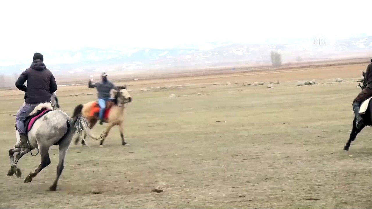 SİVAS - Cirit antrenmanında iki atın çarpışmasını kamera kaydetti