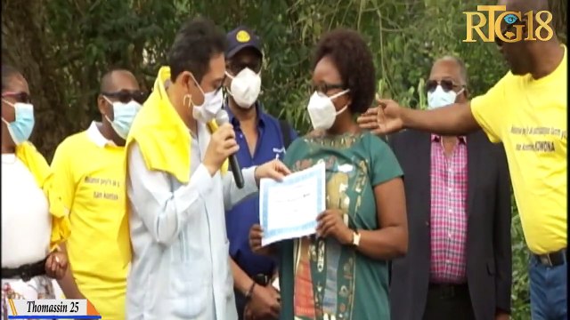 Rotary Club Pétion-Ville Sud òganize yon klinik mobil ak onore plizyè fanm nan sektè sante a.