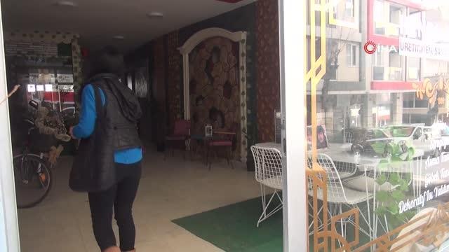 İnşaata kadın eli değdi... Kadın dediğin bir eliyle dünyayı, bir eliyle beşiği sallar