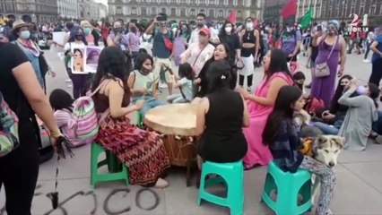 Download Video: Entre batucadas, consignas pacíficas contingentes de mujeres se manifestaron sin violencia