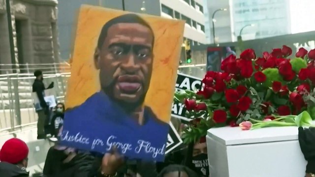 Καθυστερεί η δίκη για τη δολοφονία του Τζορτζ Φλόιντ