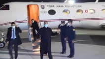 - Milli Savunma Bakanı Akar Türkiye'nin Bükreş Büyükelçiliğini ziyaret etti- Bakan Akar Romanya'da