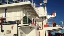 Geminin arka kısmından sanki şelale oluşmuş çok güzel bir video