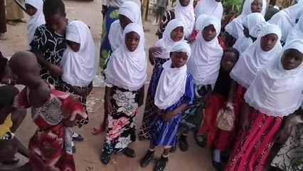 Kanserden hayatını kaybeden arkadaşlarının ismini Afrika'da su kuyusu açtırarak yaşatacaklar