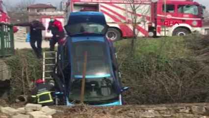 DÜZCE Otomobil dereye düştü: 2 yaralı