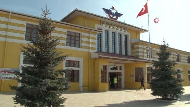 - Yüksek Hızlı Tren ilk kez Sivas tren garında