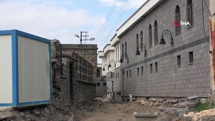 Terör mağduru vatandaşların evlerini yapan işçilere karşılıksız çek verildi iddiası