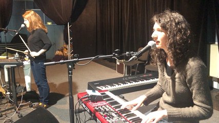 Perynn Bleunvenn, Elyse Desbordes