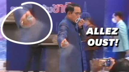 Irrité par des journalistes, le premier ministre thaïlandais les asperge de gel hydroalcoolique