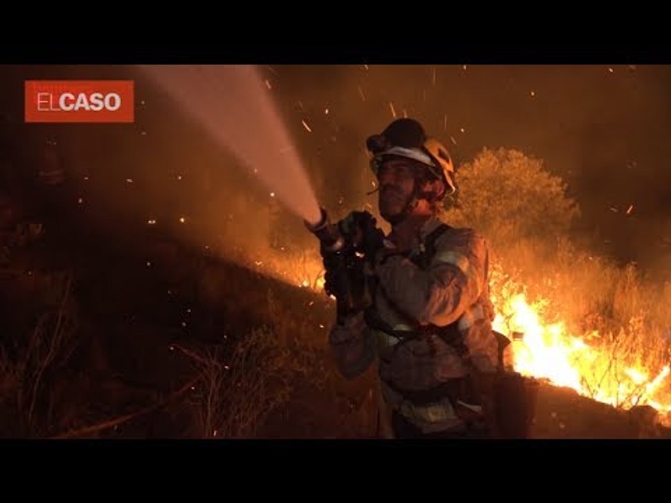INCENDIO TARRAGONA | La primera noche de lucha contra el fuego