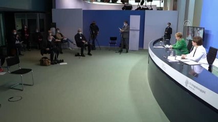 Merkel, ayrımcılık ve ırkçılığa karşı mücadelede hala yapılması gereken çok şey olduğunu söyledi