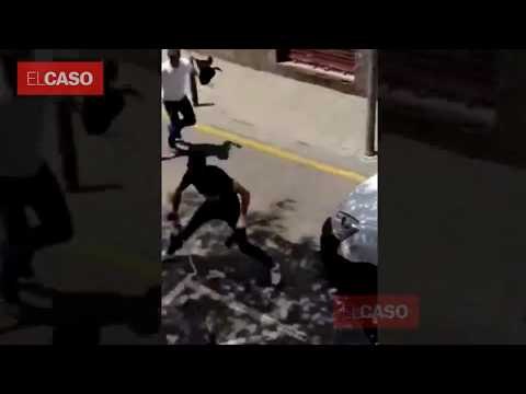 Pelea en el centro del Hospitalet con cuchillos, palos y una pistola