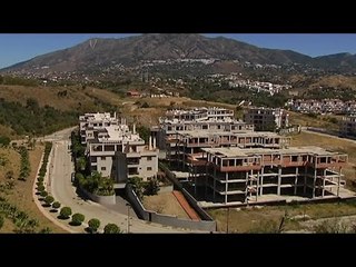 El 'banc dolent' posa a la venda els seus esquelets de formigó