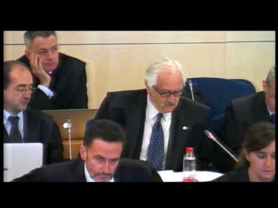 Rajoy, a la dreta del tribunal