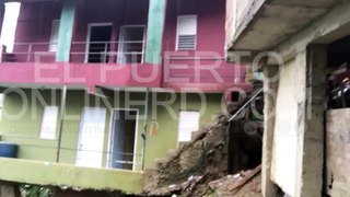 Video del momento en que se derrumba vivienda por las fuertes lluvias en Santiago