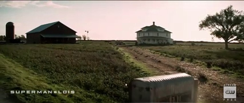 Superman & Lois 1x03 The Perks of Not Being a Wallflower - Clip from Season 1 Episode 3