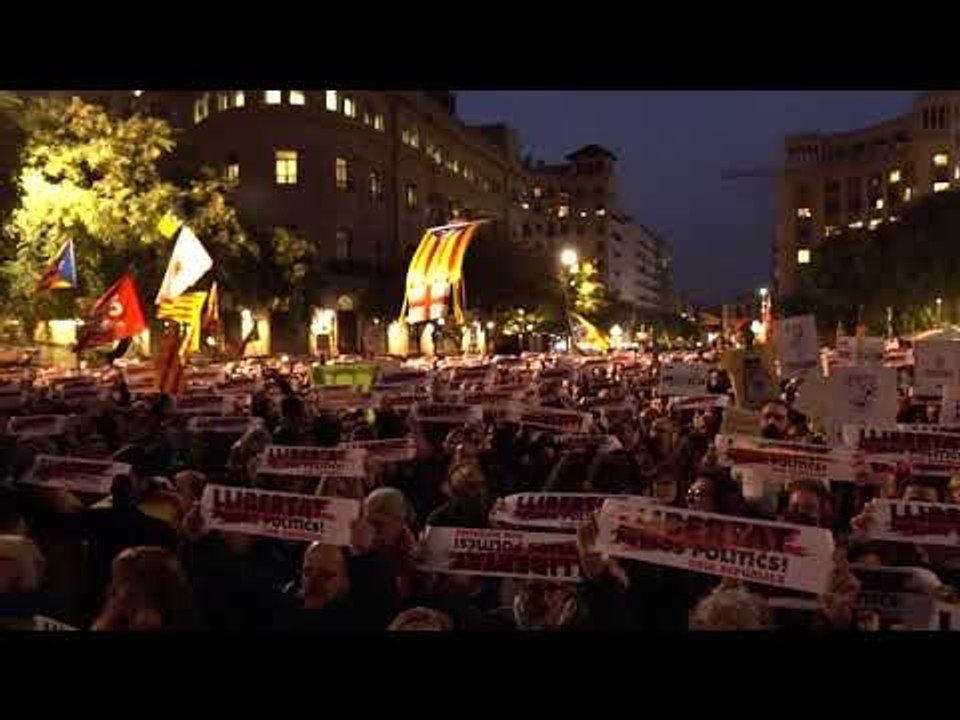 "Els segadors" a la Plaça de la Catedral