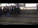 Manifestants ocupen les vies a l'estació de Sants