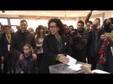 Marta Rovira, durant la votació al col·legi Mossèn Guiteras de Vic.
