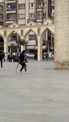 Suriyelilerden Suriyeliye linç girişimi kamerada!