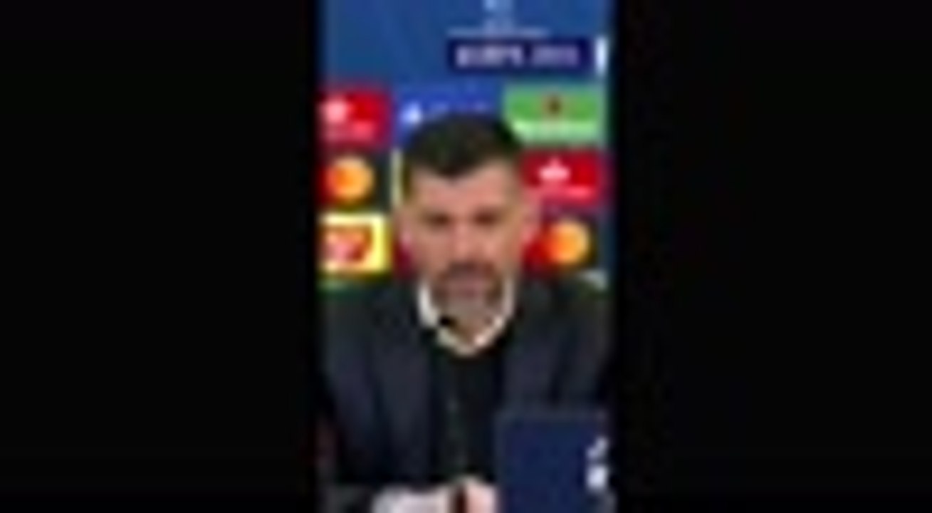 Conceicao walks out of press conference after not being asked a question!
