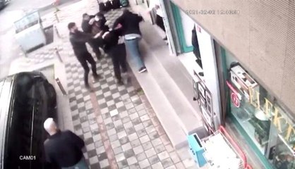 Güngören'deki kavgada tekme ve yumruklar havada uçuştu