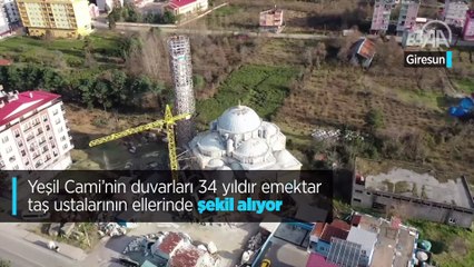 Yeşil Cami'nin duvarları 34 yıldır emektar taş ustalarının ellerinde şekil alıyor