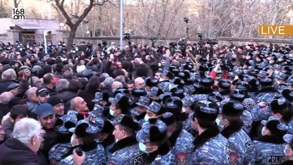 Αρμενία: Ο πρωθυπουργός "καρατόμησε" τον αρχηγό του γενικού επιτελείου στρατού