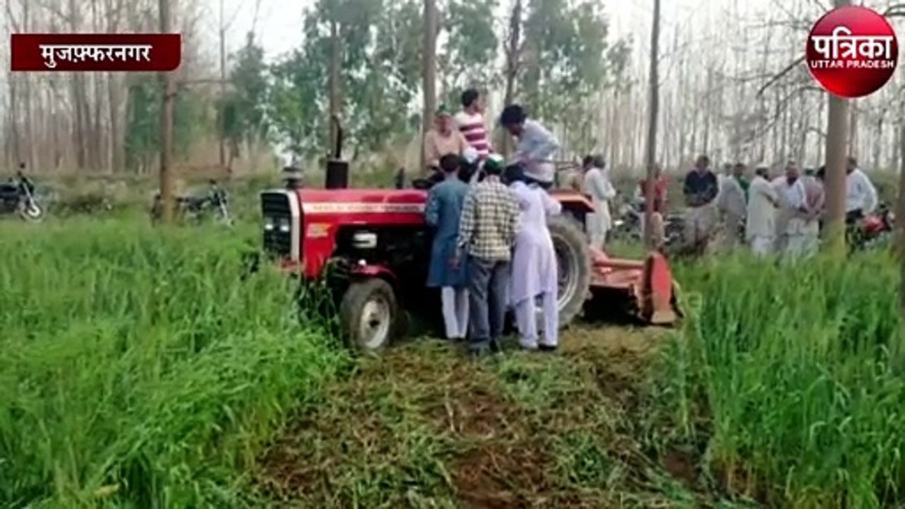 कृषि कानूनों के विरोध मे किसानों ने अपनी गेहूं...