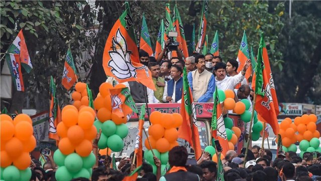 Suvendu in Nandigram, supporters raise Jai Shri Ram slogans