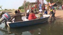 نساء تركيكا بدولة جنوب السودان يشاركن الرجال مهنة الصيد