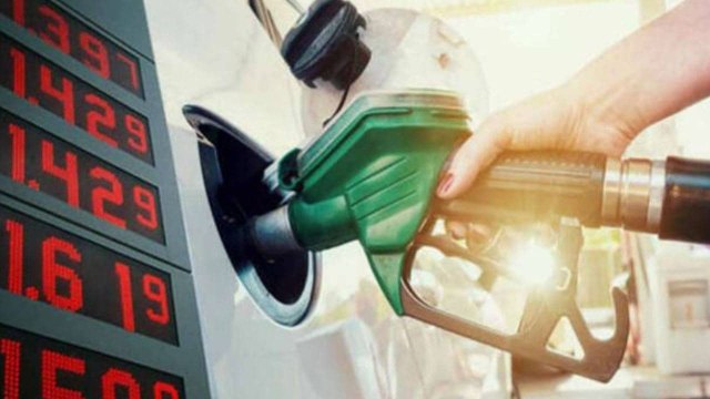 Fuel Price Hike: Centre Govt May Cut Taxes On Petrol, Diesel పెట్రోల్, డీజిల్‌లపై ట్యాక్స్ తగ్గింపు!