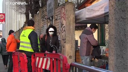 بسبب جائحة كورونا.. طوابير "الفقراء الجدد" تتسع في ميلانو