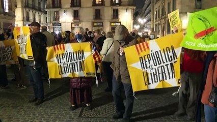 Barcelonában tüntettek Carles Puigdemont hívei