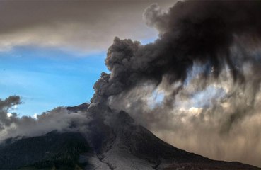 Adventurer breaks record for traversing more than 300 feet over lava lake