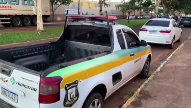 Idosos chegam cedo e Prefeitura começa vacinar população acima de 75 anos