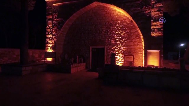 MANİSA - Yunus Emre ve Tapduk Emre türbelerinde çevre düzenlemesi tamamlandı