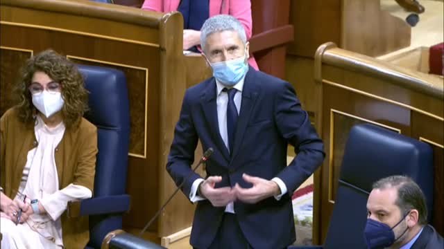 Tenso enfrentamiento de Grande Marlaska con PP y la ultraderecha por el acto de destrucción de armas de ETA