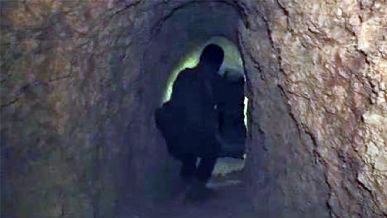 Resulayn'da, PKK'nın karargâh olarak kullandığı okulun bodrum katında tünel bulundu