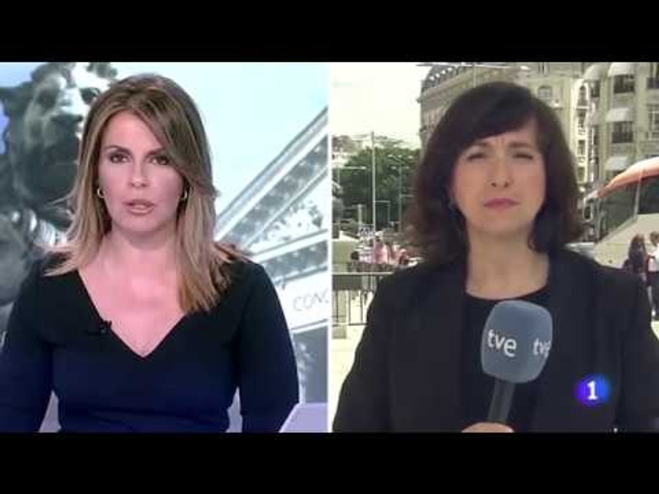 13 periodistas de TVE aparecen de negro para denunciar la manipulación del PP